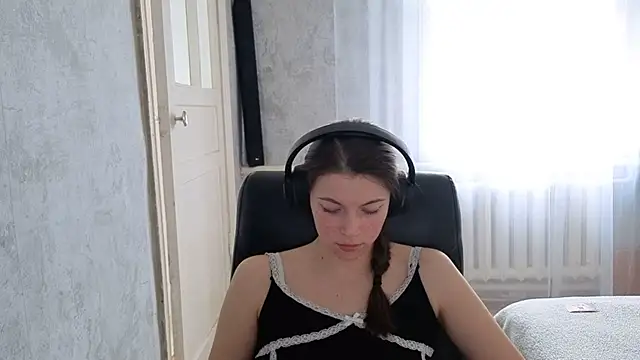 CutieAnny online show from 11-07-25, 04:39