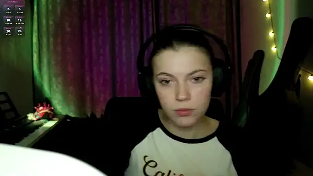 CutieAnny online show from 03-31-26, 08:11