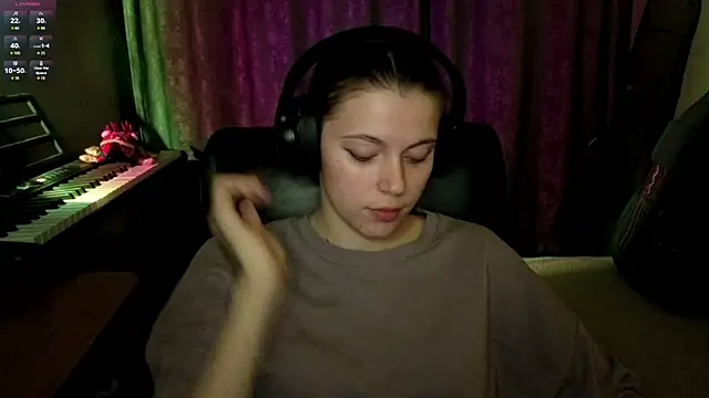 CutieAnny online show from 04-02-26, 08:59