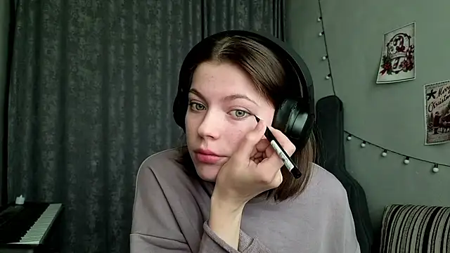 CutieAnny online show from 02-11-26, 06:13