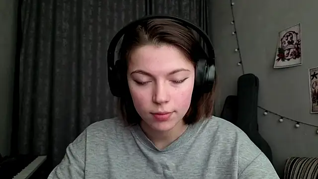 CutieAnny online show from 02-09-26, 06:11