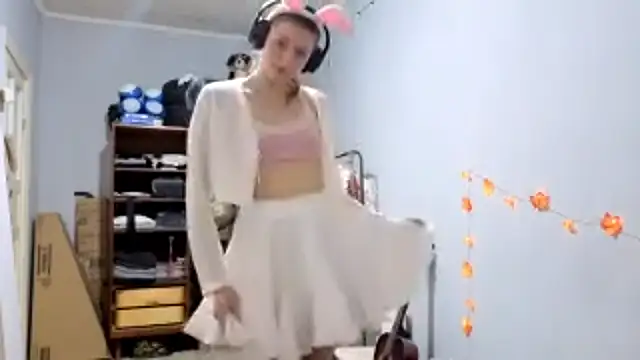 CutieAnny online show from 10-13-25, 04:30