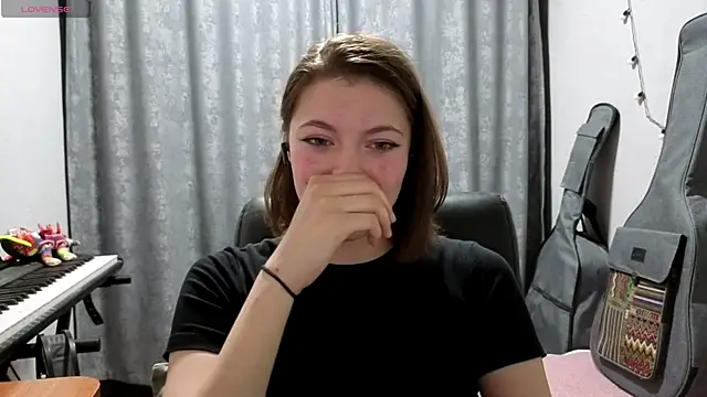 CutieAnny online show from 05-16-26, 09:47