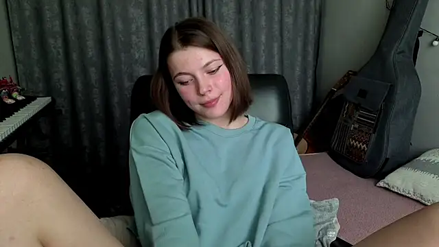 CutieAnny online show from 05-20-26, 08:11