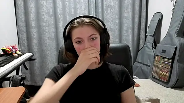 CutieAnny online show from 05-08-26, 09:07