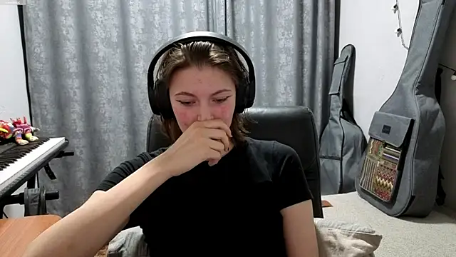 CutieAnny online show from 05-10-26, 08:11
