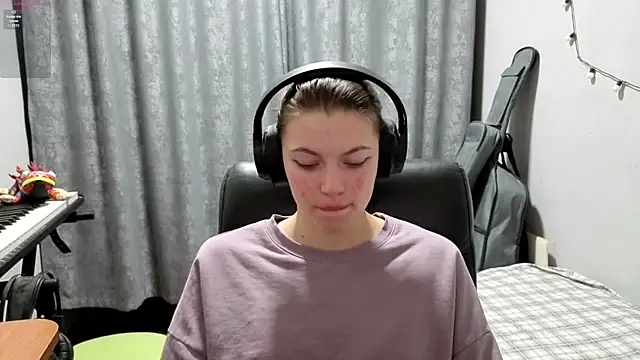 CutieAnny online show from 04-23-26, 08:21