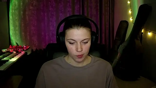 CutieAnny online show from 03-26-26, 08:51