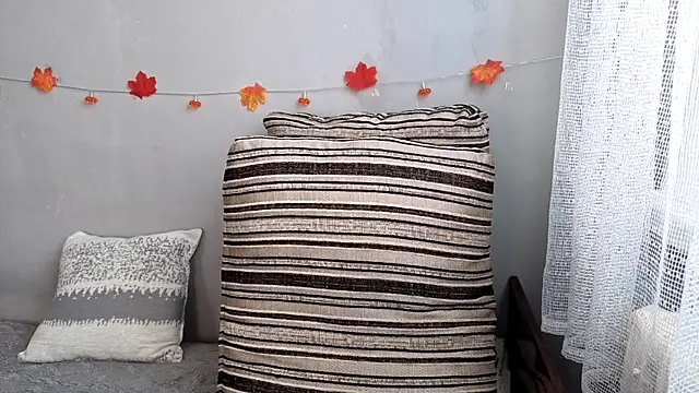 CutieAnny online show from 10-25-25, 06:12