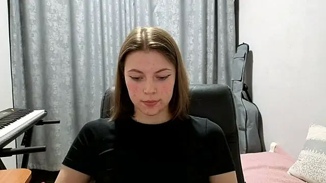 CutieAnny online show from 06-05-26, 10:15