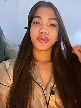 Snapshot of CassieSommereux chatting on 10-14-25, 06:19 CassieSommereux online show from 10-14-25, 06:19