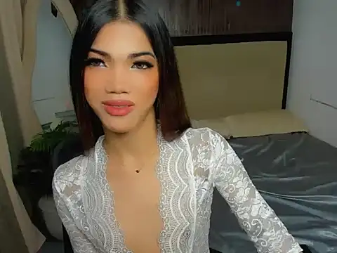 CassieSommereux online show from 12-16-25, 05:28