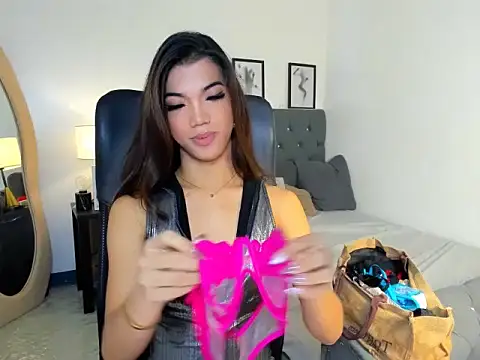 CassieSommereux online show from 11-15-25, 05:28