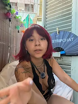 Snapshot of YumiLux chatting on 07-15-26, 06:20 YumiLux online show from 07-15-26, 06:20