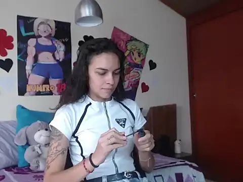 Skylovershot online show from 12-20-25, 01:36