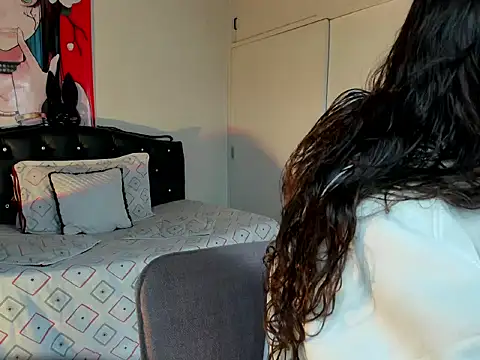 Snapshot of Skylovershot chatting on 02-14-26, 01:44 Skylovershot online show from 02-14-26, 01:44