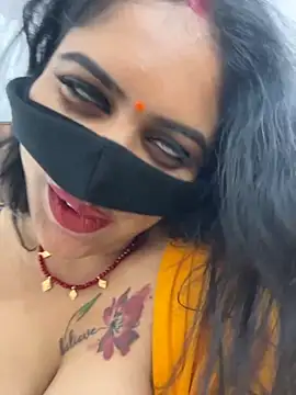 Snapshot of V-Hot-Sweti chatting on 10-18-25, 06:10 V-Hot-Sweti online show from 10-18-25, 06:10