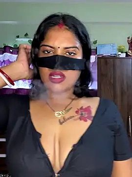 Snapshot of V-Hot-Sweti chatting on 09-21-25, 07:02 V-Hot-Sweti online show from 09-21-25, 07:02