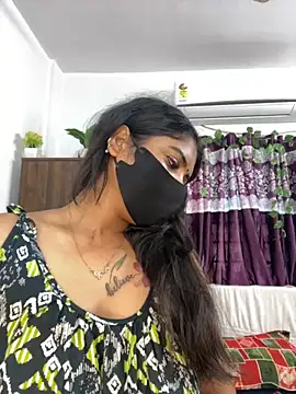Snapshot of V-Hot-Sweti chatting on 10-07-25, 07:20 V-Hot-Sweti online show from 10-07-25, 07:20