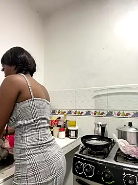 zaracollins01 online show from 11-06-25, 05:06