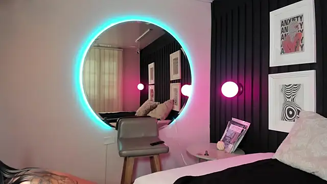 Manelyk evanss  online show from 04-01-26, 05:54