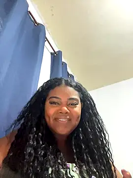 LunaSthena online show from 10-18-25, 01:51