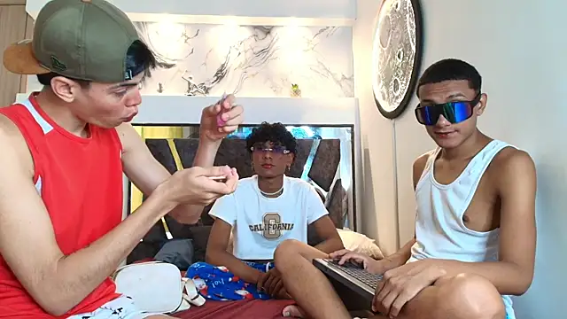 YOUNGS GUYS online show from 09-26-25, 07:21