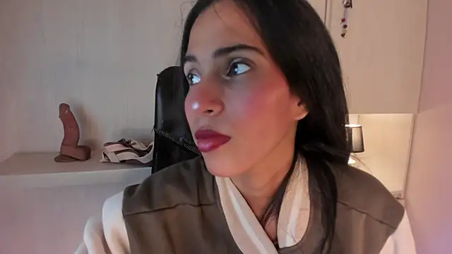 Snapshot of LexxaQueen chatting on 02-20-26, 04:20 LexxaQueen online show from 02-20-26, 04:20