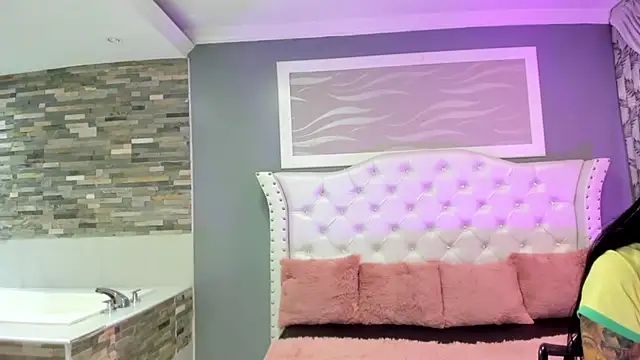 Snapshot of _camila_ortiz chatting on 10-09-25, 08:20 camila ortiz online show from 10-09-25, 08:20