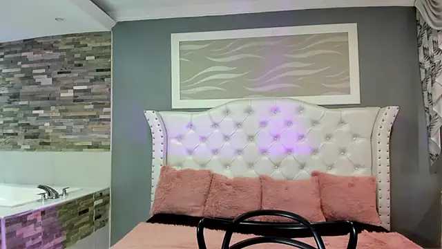 Snapshot of _camila_ortiz chatting on 10-15-25, 08:06 camila ortiz online show from 10-15-25, 08:06