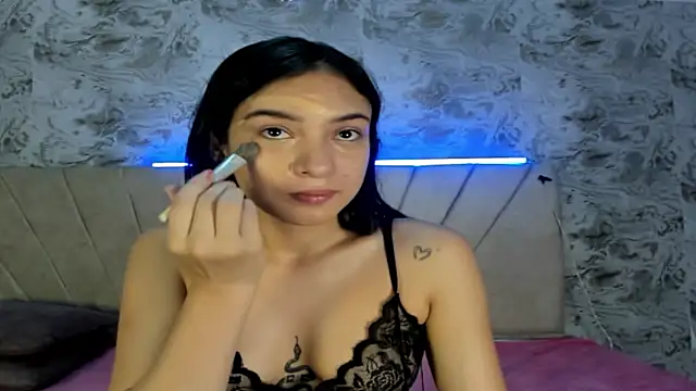 violet 77711 online show from 10-10-25, 11:22