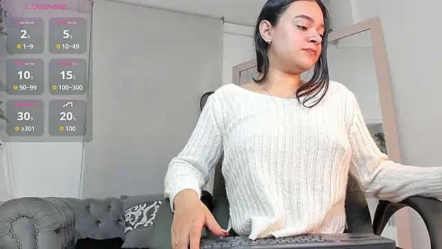 Snapshot of Elen_CR chatting on 09-30-25, 08:04 Elen CR online show from 09-30-25, 08:04