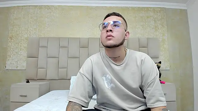 AresAndGabby online show from 09-26-25, 04:08