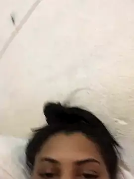 Snapshot of Marianasapequinha chatting on 09-18-25, 01:47 Marianasapequinha online show from 09-18-25, 01:47