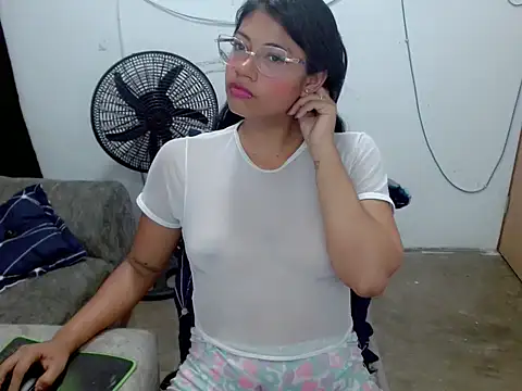 Dulce2415 online show from 04-20-26, 07:37