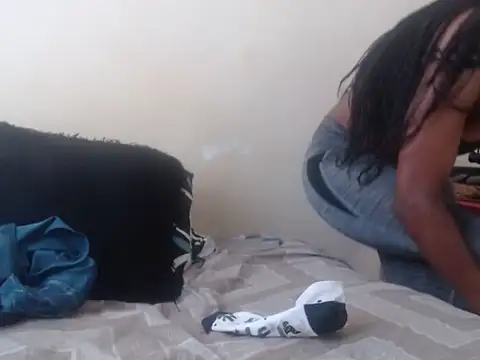 Curvyonionbutt online show from 10-29-25, 08:57