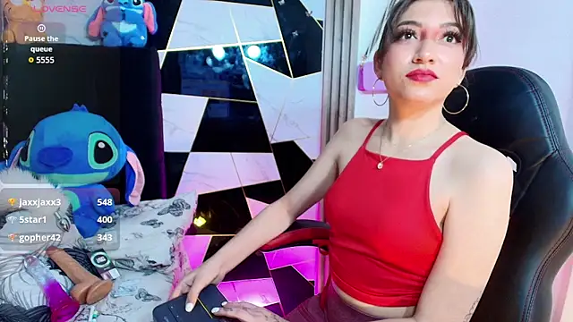 sophia arevalo online show from 11-16-25, 03:22