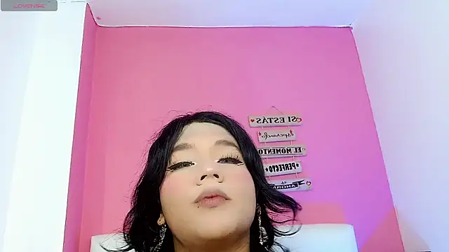 Snapshot of x_karloss_x chatting on 10-31-25, 03:14 x karloss x online show from 10-31-25, 03:14