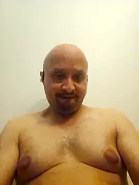 Snapshot of RasingSpark chatting on 11-26-25, 10:54 RasingSpark online show from 11-26-25, 10:54