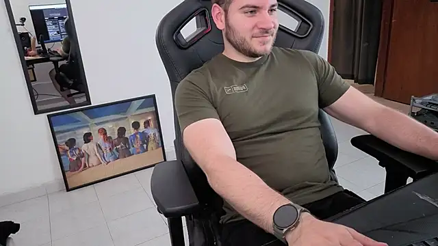 Snapshot of Paul00474 chatting on 09-13-25, 02:00 Paul00474 online show from 09-13-25, 02:00