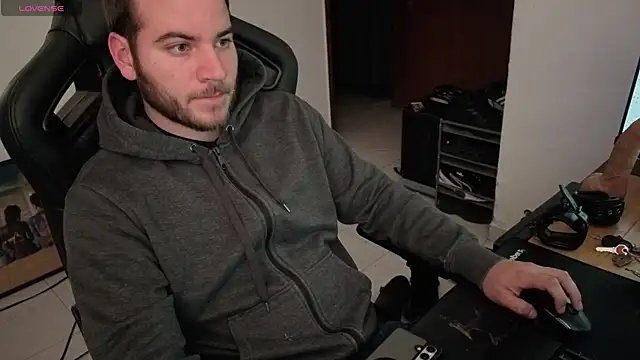 Snapshot of Paul00474 chatting on 09-26-25, 01:56 Paul00474 online show from 09-26-25, 01:56