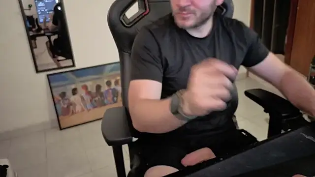 Snapshot of Paul00474 chatting on 09-18-25, 12:57 Paul00474 online show from 09-18-25, 12:57