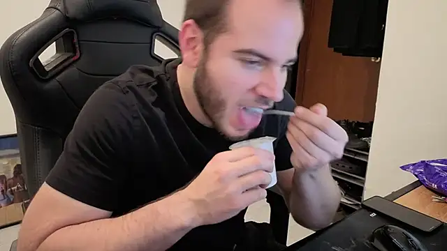 Snapshot of Paul00474 chatting on 09-23-25, 03:13 Paul00474 online show from 09-23-25, 03:13