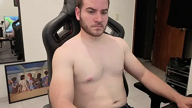 Snapshot of Paul00474 chatting on 09-19-25, 03:32 Paul00474 online show from 09-19-25, 03:32