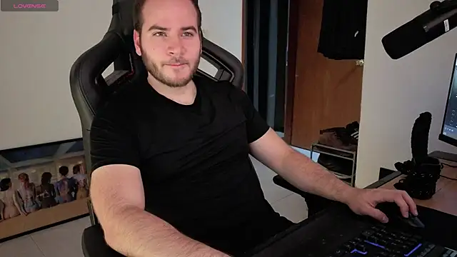 Snapshot of Paul00474 chatting on 11-04-25, 12:25 Paul00474 online show from 11-04-25, 12:25