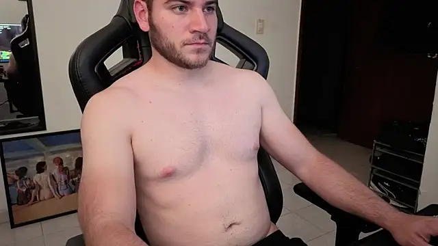 Snapshot of Paul00474 chatting on 09-21-25, 02:06 Paul00474 online show from 09-21-25, 02:06