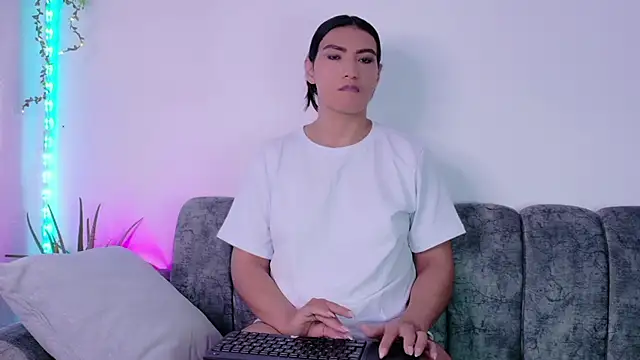 samiradoll online show from 05-18-26, 04:07