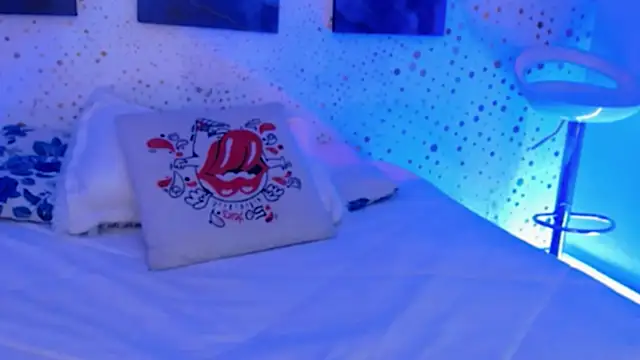 ArianaSantana online show from 10-27-25, 12:50