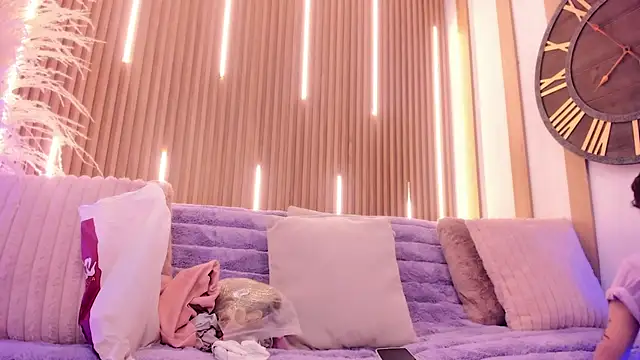 ArianaSantana online show from 12-14-25, 12:55