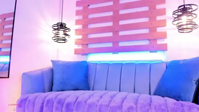 ArianaSantana online show from 10-18-25, 12:51